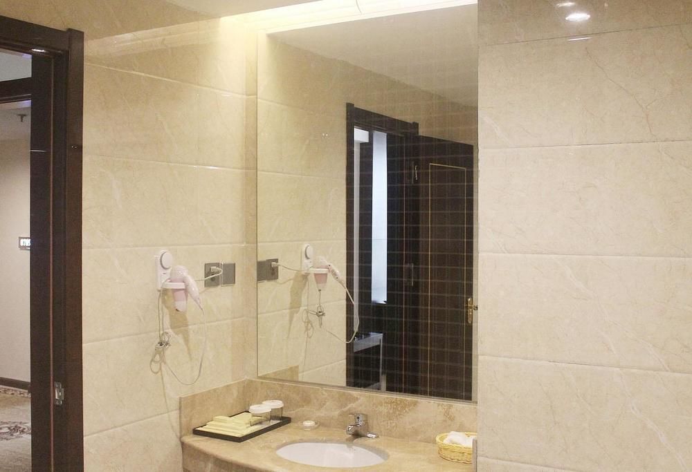 Weishi International Hotel Qing Zhou 외부 사진