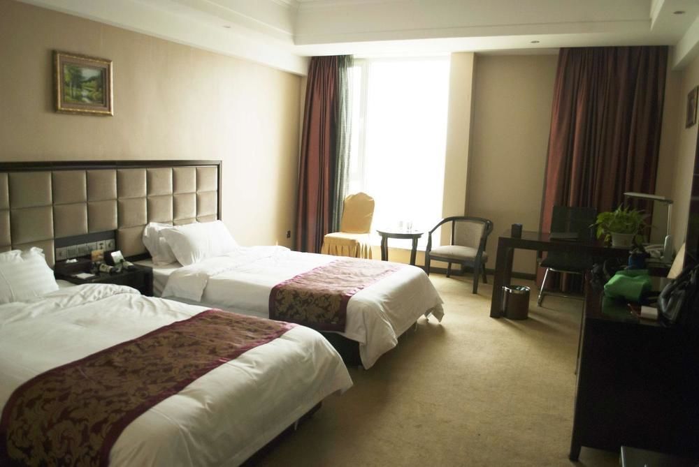 Weishi International Hotel Qing Zhou 외부 사진