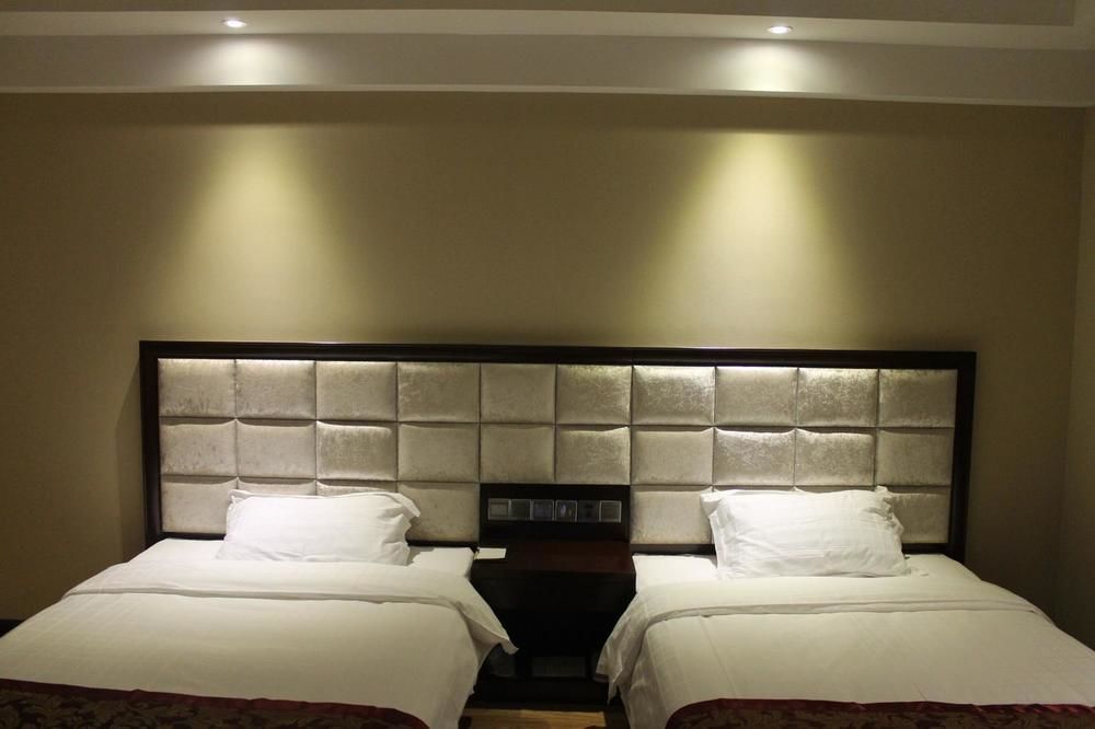 Weishi International Hotel Qing Zhou 외부 사진